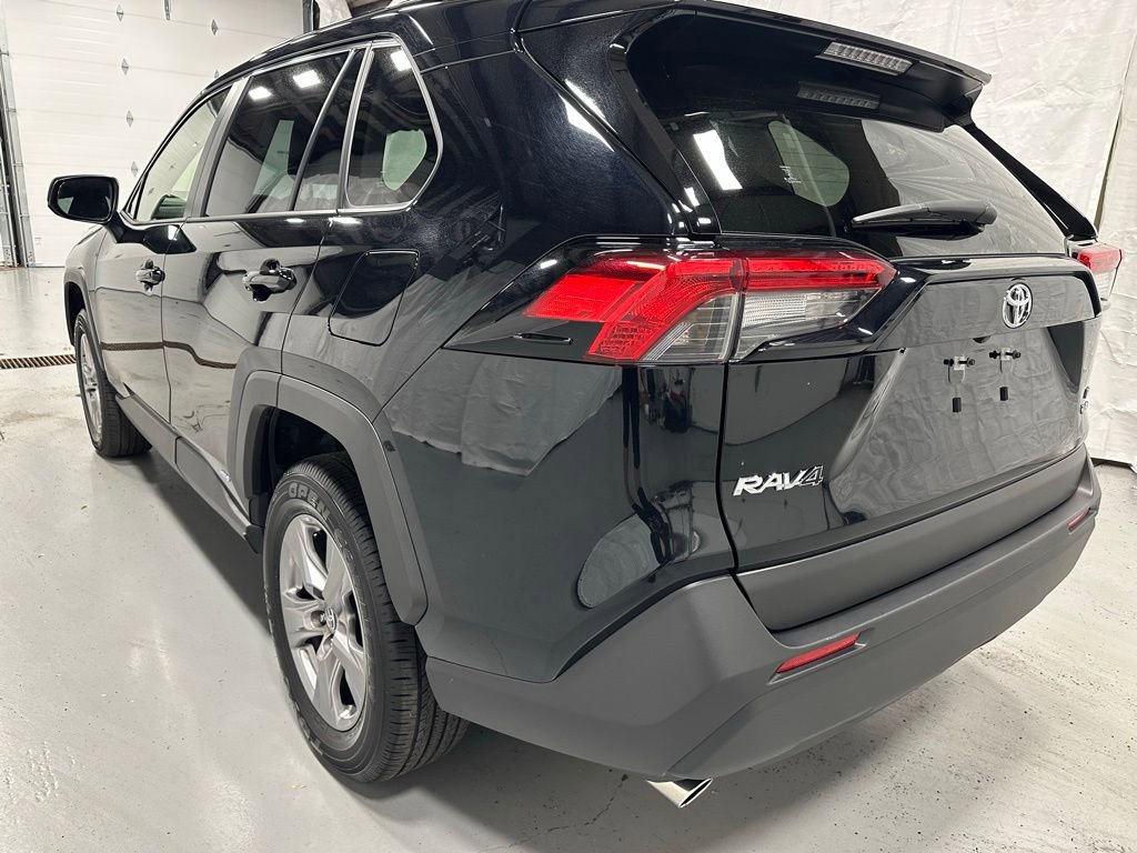 Used 2025 Toyota RAV4 LE image 5