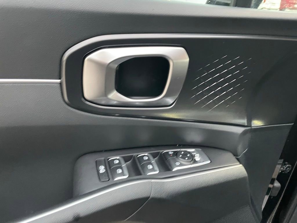 New 2025 Kia Sorento S image 11