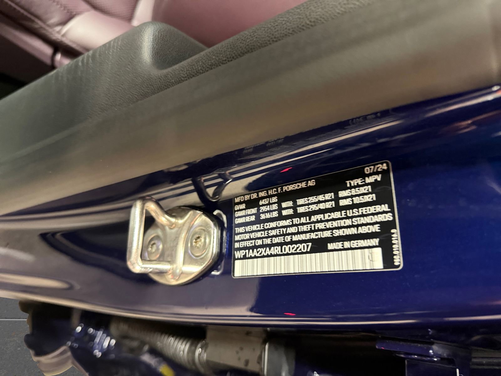 Used 2024 Porsche Macan 4 Electric image 40