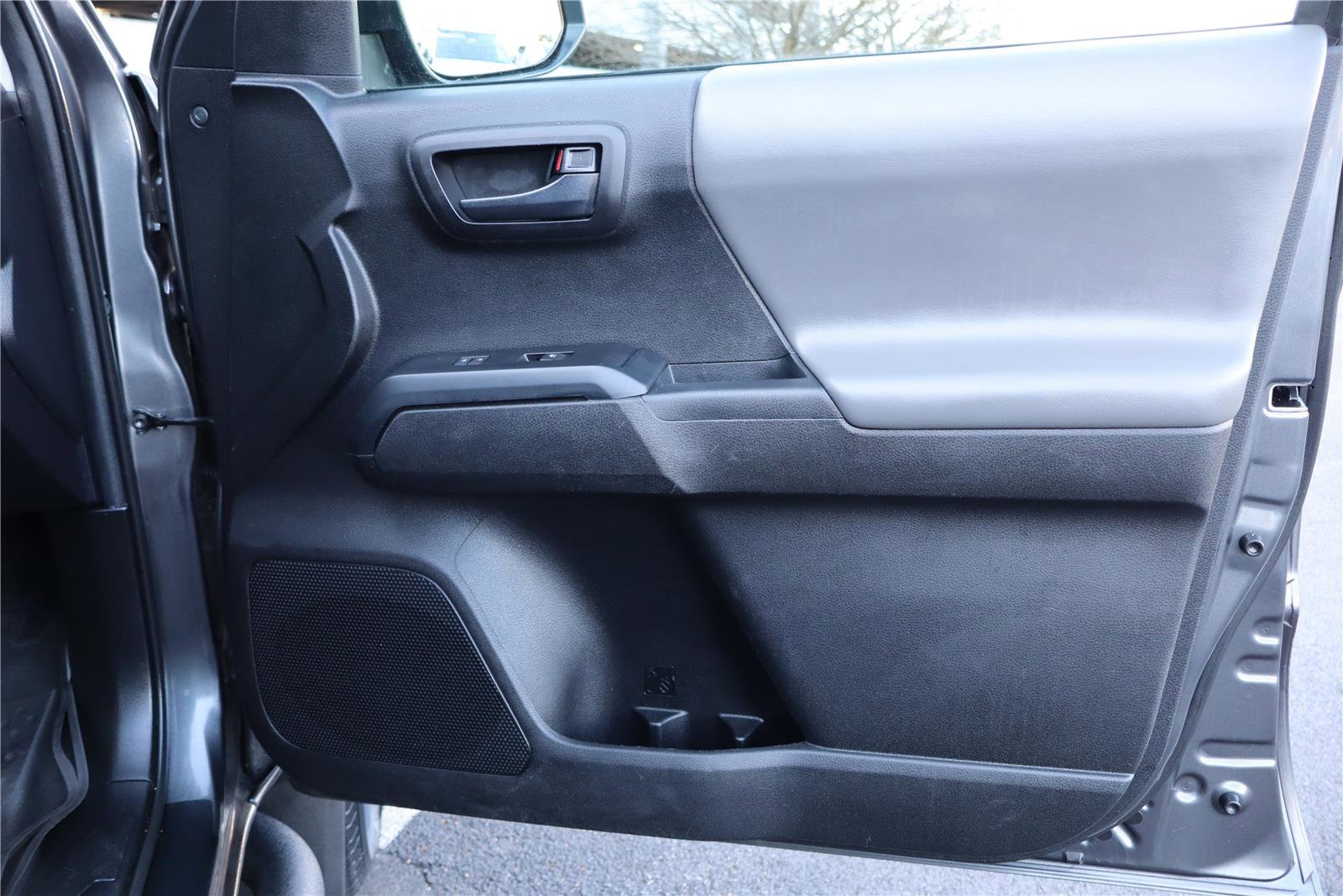 Used 2021 Toyota Tacoma SR AWD/4WD image 26