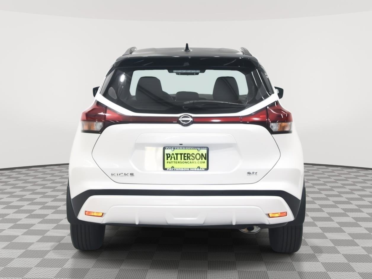 Used 2024 Nissan Kicks SR w/ SR Premium Package image 3