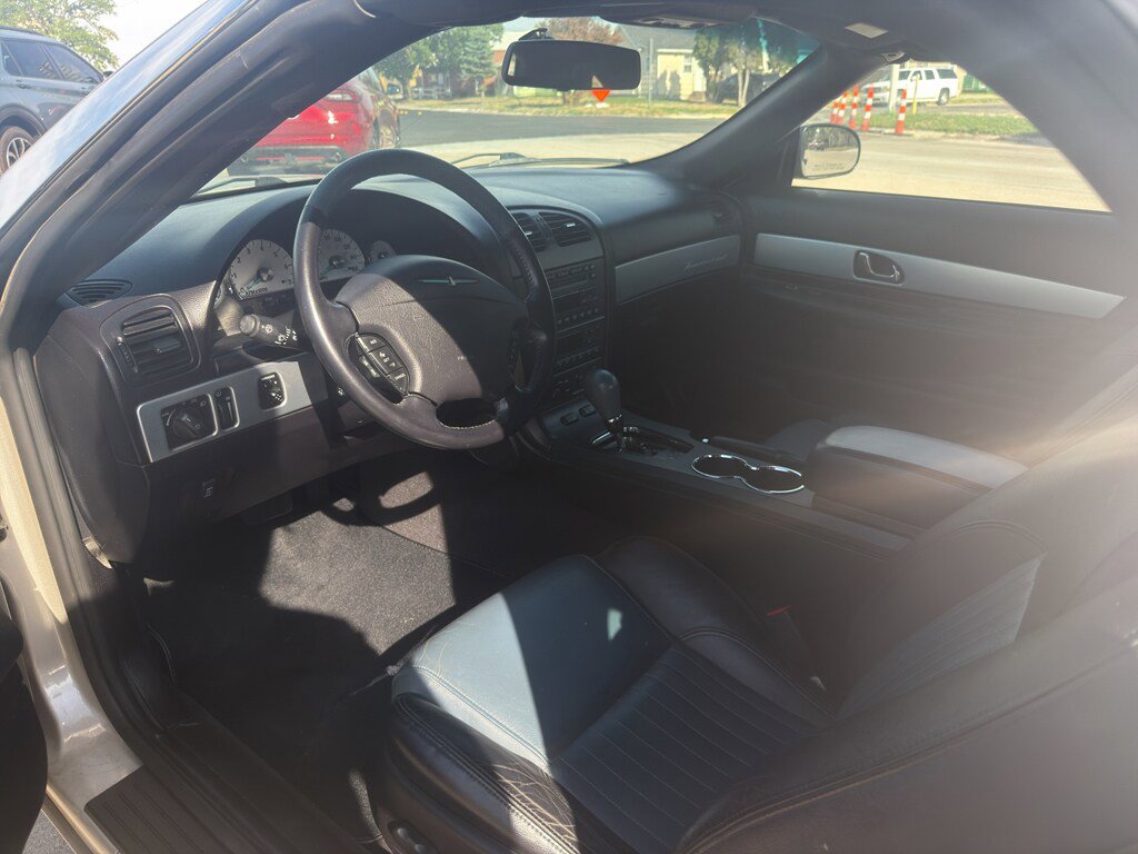 Used 2005 Ford Thunderbird RWD image 5