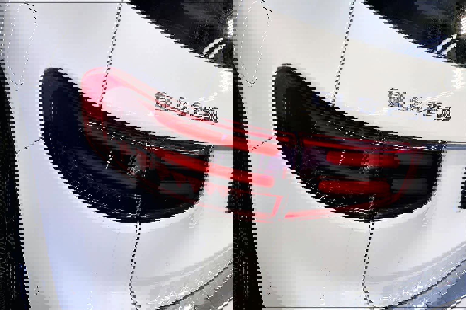 New 2026 Mercedes-Benz GLB 250 4MATIC image 5