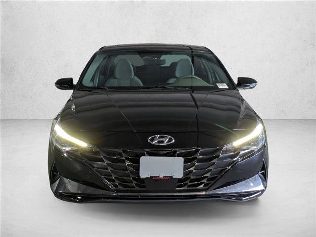 Used 2022 Hyundai Elantra SEL w/ Convenience + Premium Package FWD image 2