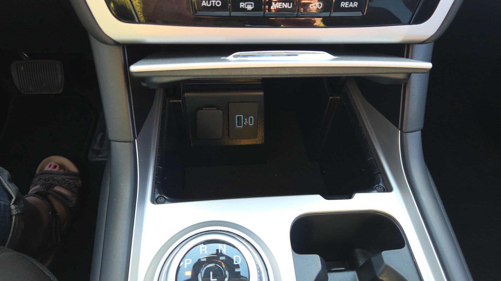 Used 2025 Ford Explorer ST AWD/4WD image 21