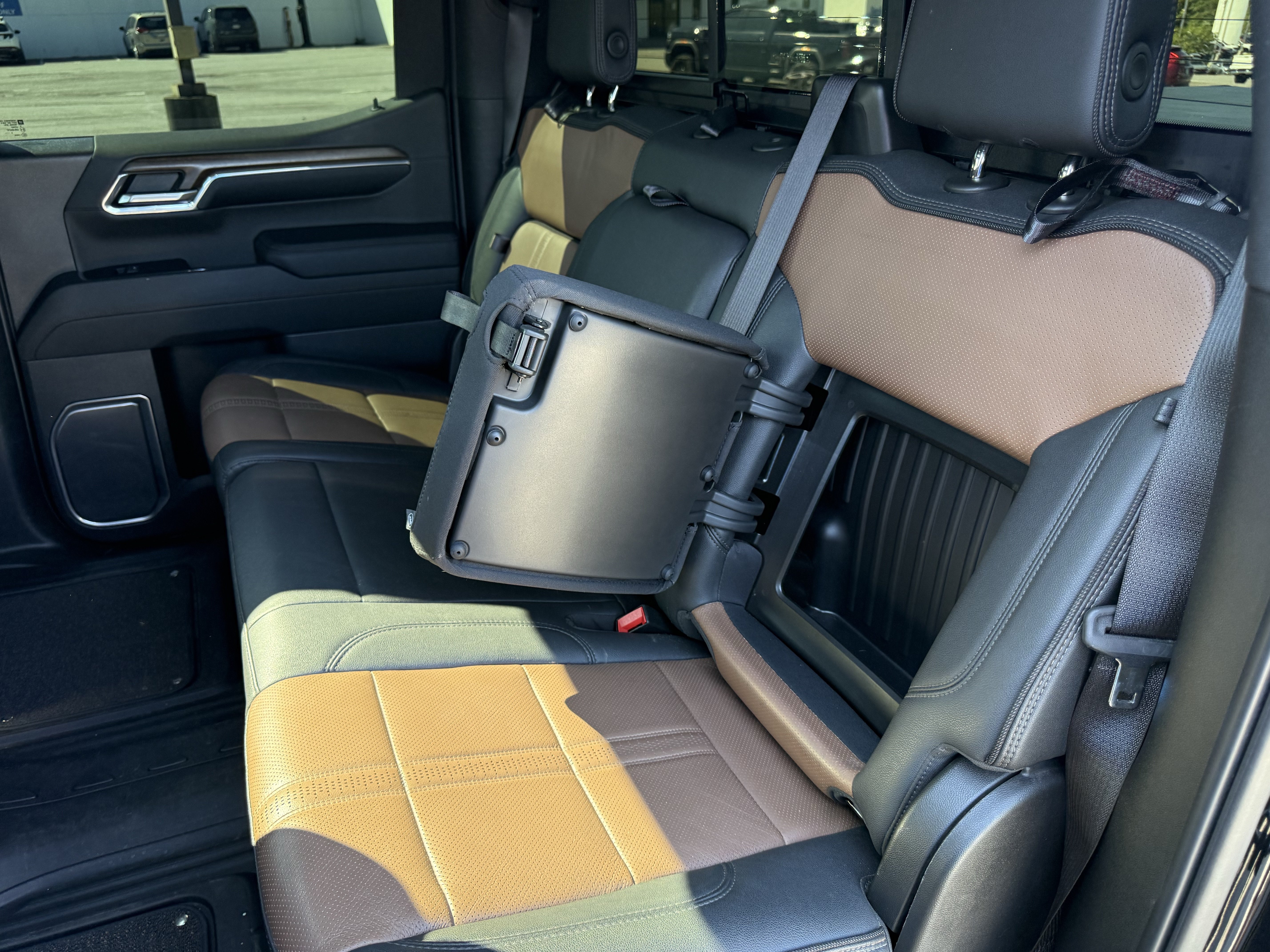 Used 2023 Chevrolet Silverado 1500 High Country AWD/4WD image 19