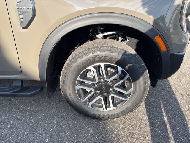 New 2025 Ford Ranger Lariat w/ FX4 Off-Road Package image 13