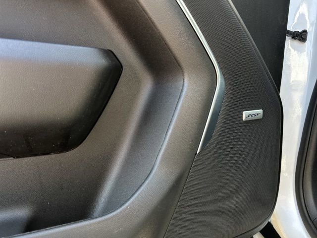 Used 2023 GMC Yukon AT4 w/ Technology Package AWD/4WD image 32