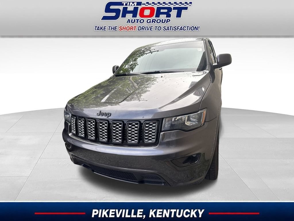 Used 2017 Jeep Grand Cherokee Altitude AWD/4WD image 1