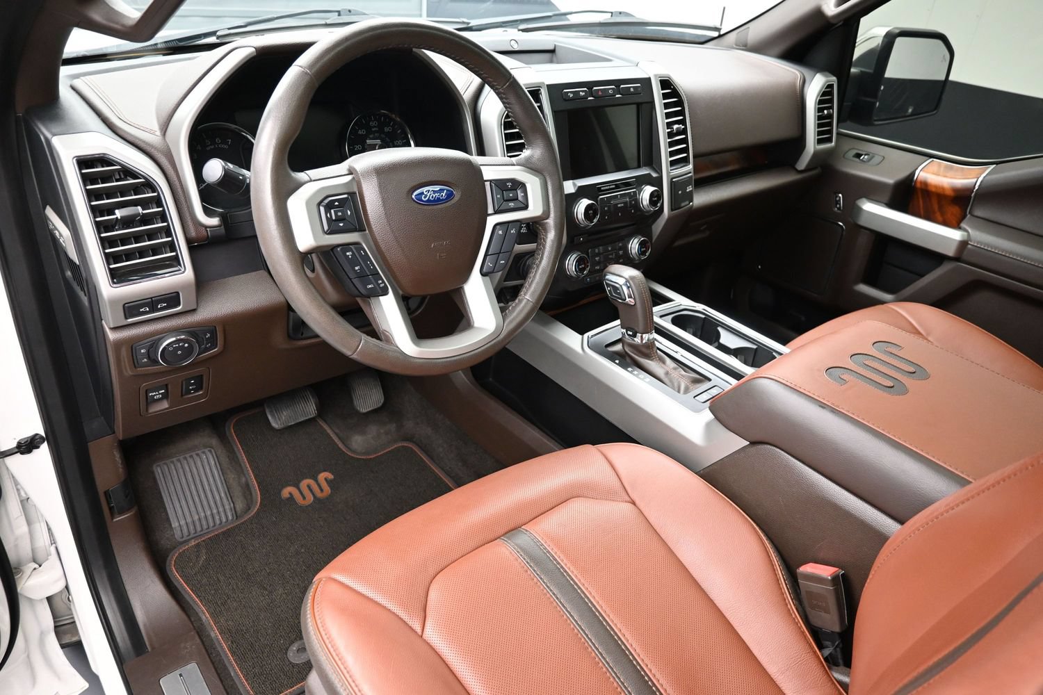 Used 2018 Ford F150 King Ranch w/ Equipment Group 601A Luxury AWD/4WD image 22