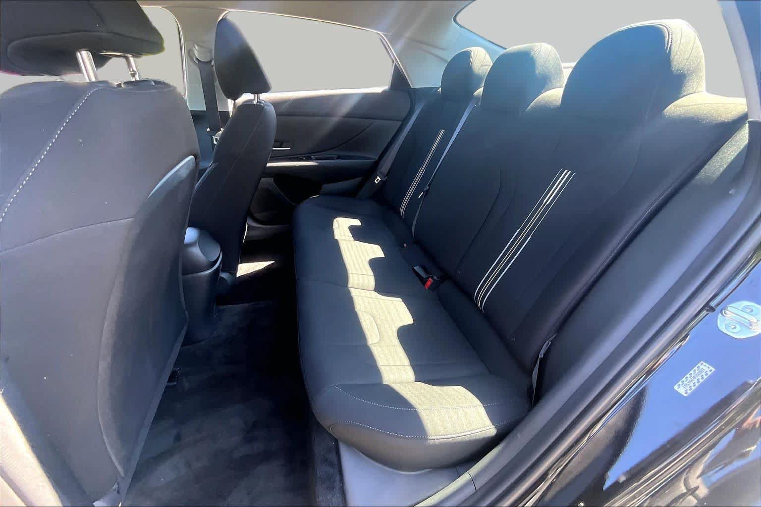 Used 2023 Hyundai Elantra SEL w/ Cargo Package FWD image 19
