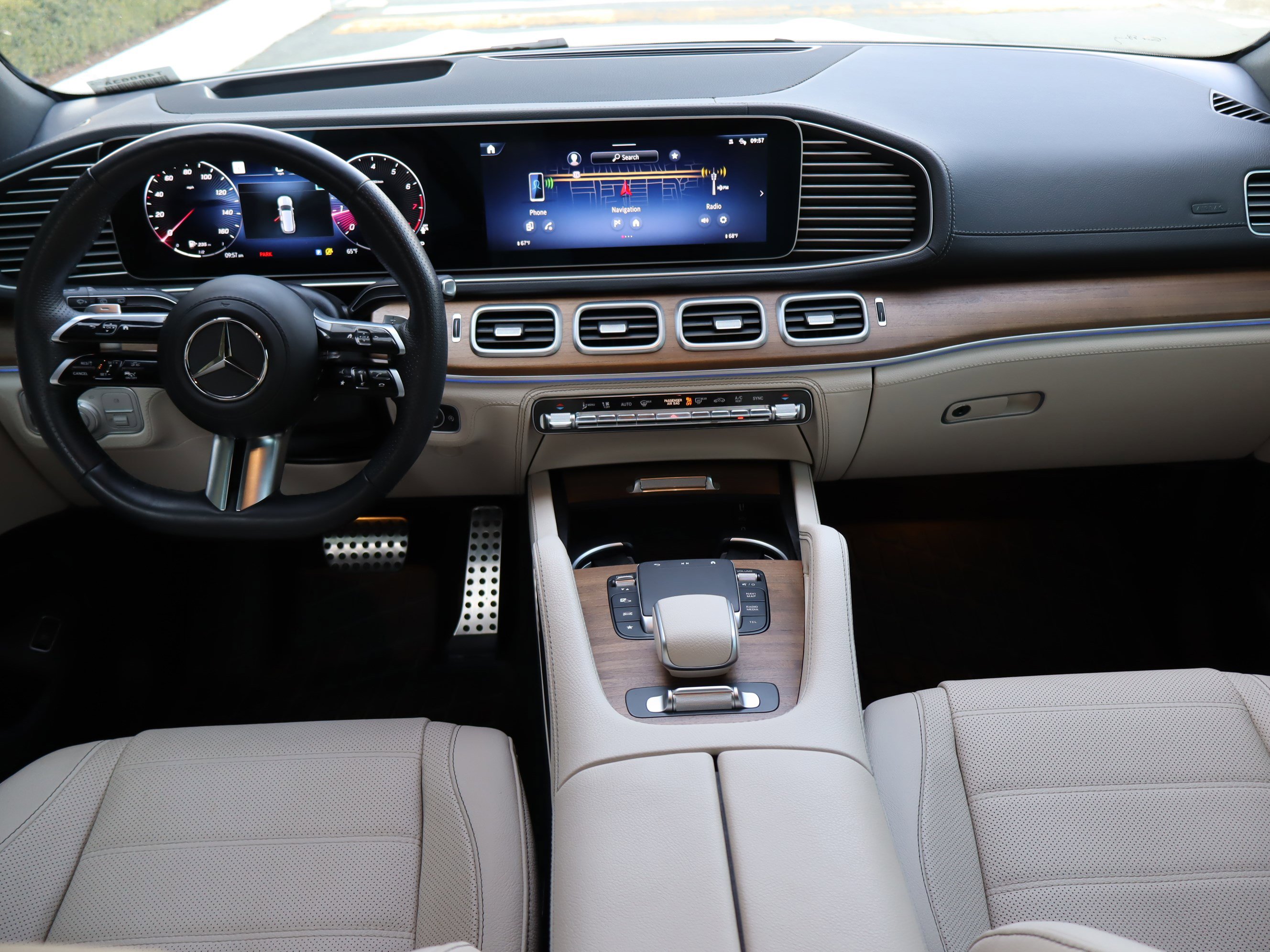 Used 2024 Mercedes-Benz GLS 580 4MATIC image 16