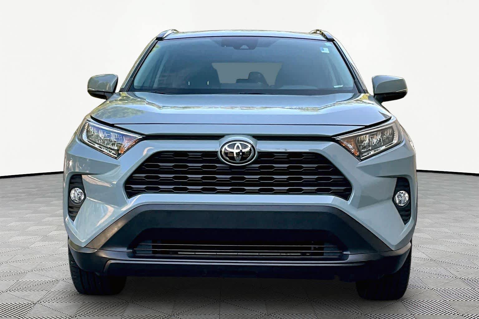 Used 2021 Toyota RAV4 XLE Premium FWD image 4
