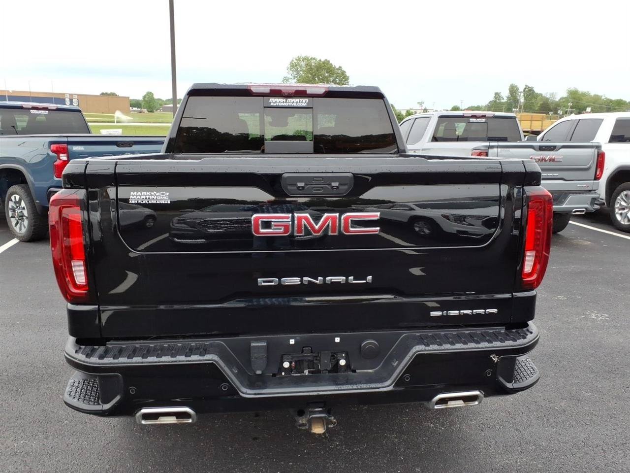 Used 2024 GMC Sierra 1500 Denali w/ Technology Package AWD/4WD image 4