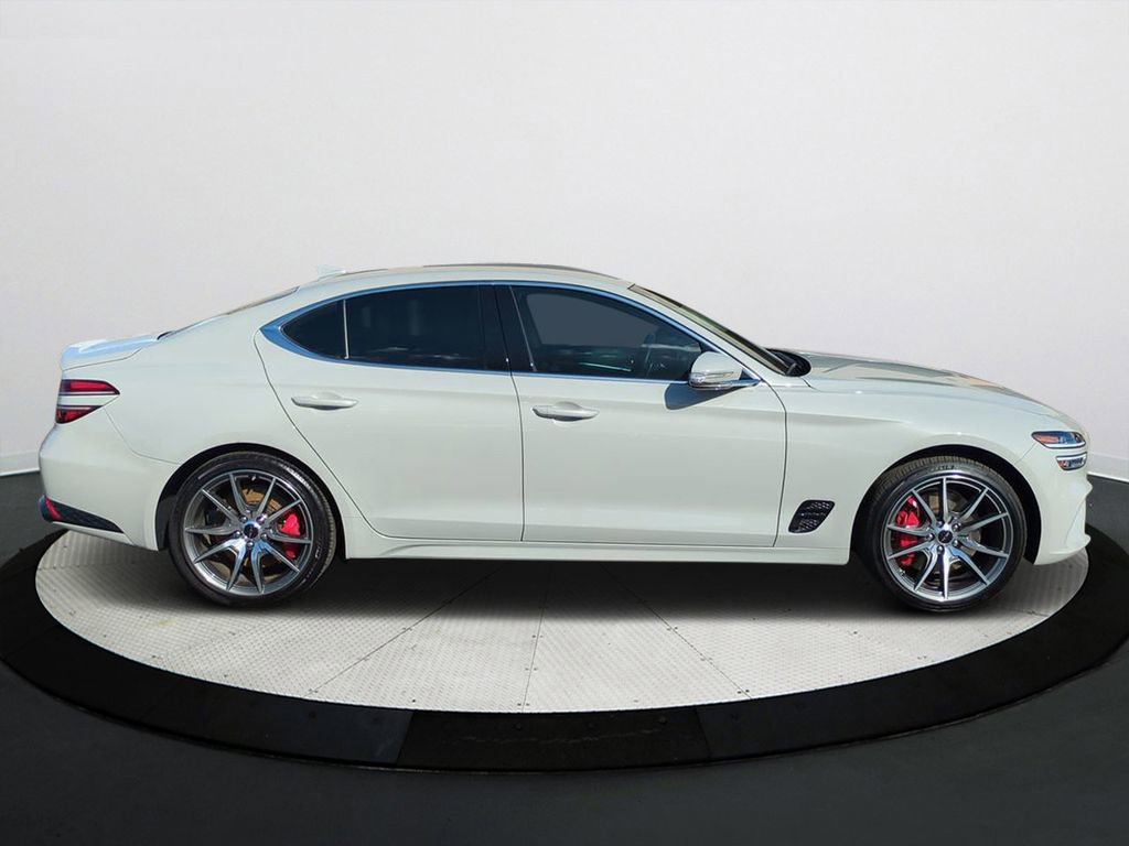 Used 2025 Genesis G70 2.5T image 3