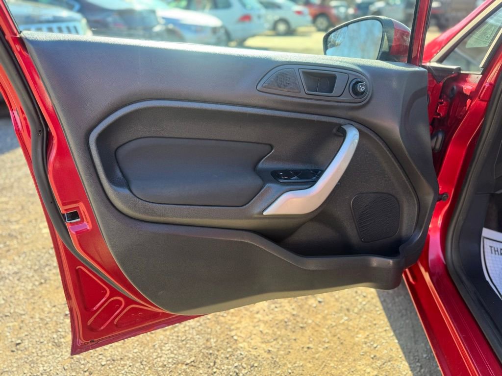 Used 2011 Ford Fiesta SE w/ 202A Rapid Spec Order Code image 26