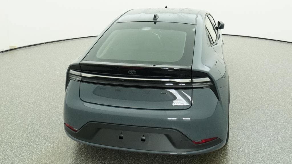 New 2027 Toyota Prius Plug-In Hybrid FWD image 7