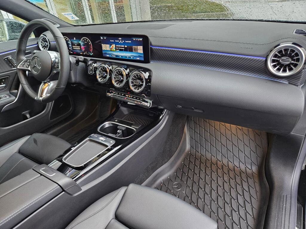 Used 2024 Mercedes-Benz CLA 250 4MATIC image 11