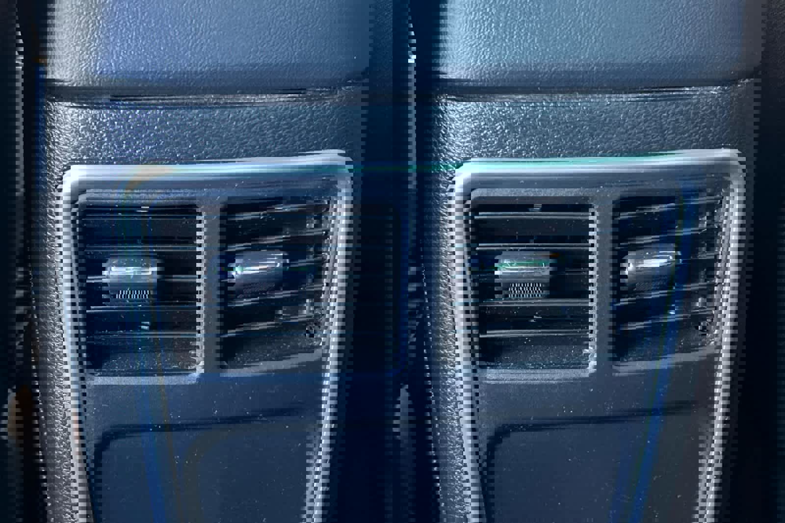 Used 2020 Dodge Charger SXT image 14