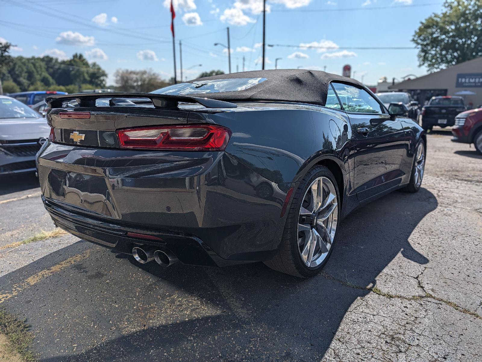 Used 2018 Chevrolet Camaro SS RWD image 11