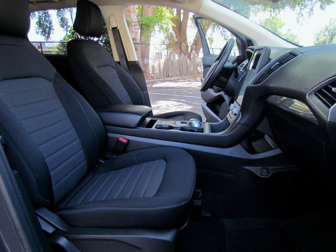 Used 2021 Ford Edge SE FWD image 33