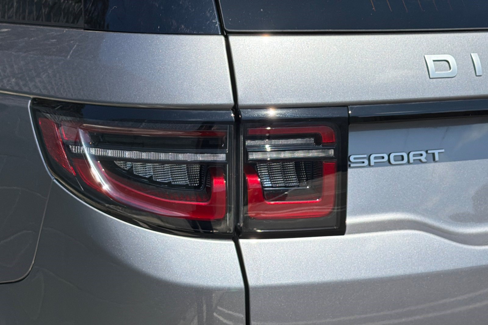 Certified 2025 Land Rover Discovery Sport S AWD/4WD image 28