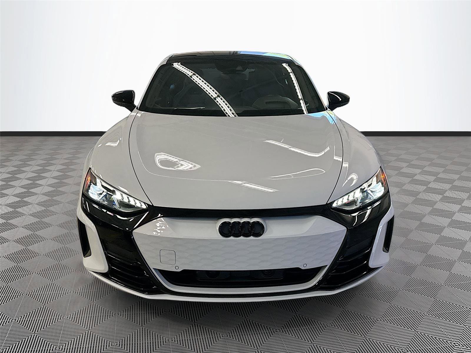 Used 2023 Audi RS e-tron GT w/ Carbon Performance Package AWD/4WD image 2