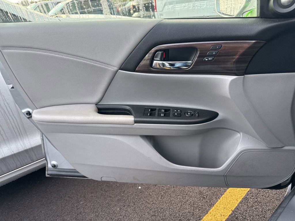 Used 2016 Honda Accord EX-L image 9
