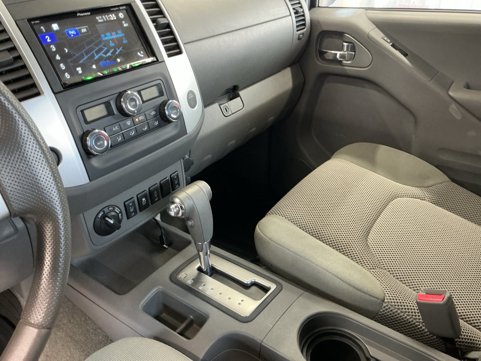 Used 2015 Nissan Frontier SV w/ SV Value Truck Package AWD/4WD image 21