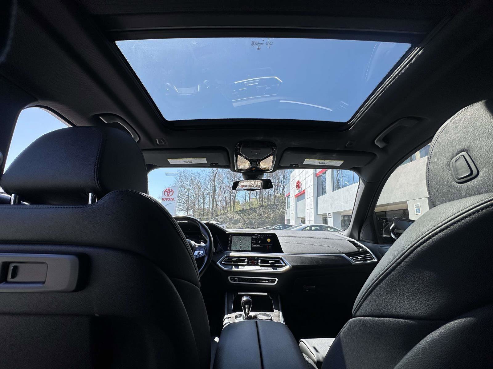 Used 2022 BMW X5 xDrive40i w/ Premium Package AWD/4WD image 18