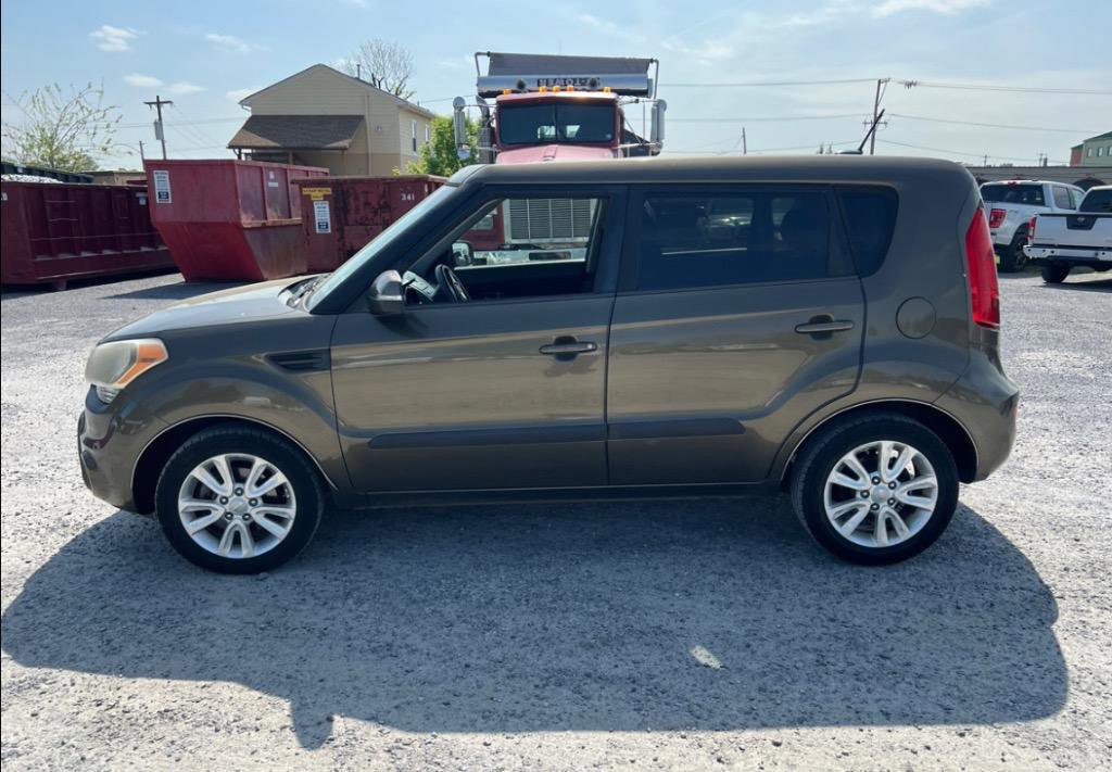 Used 2012 Kia Soul + image 8
