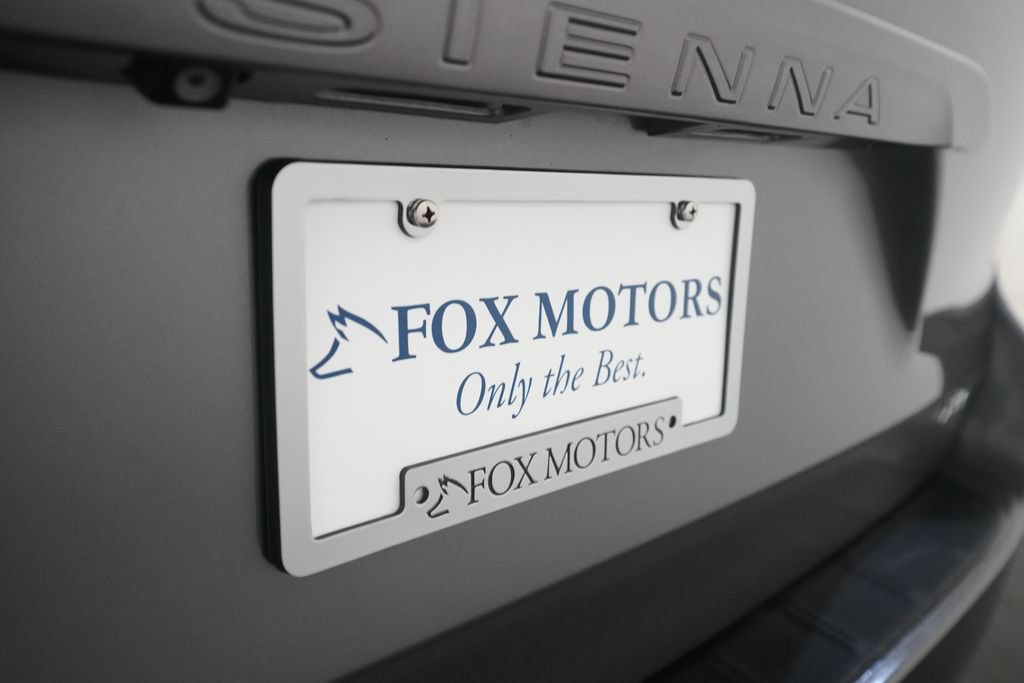 Used 2014 Toyota Sienna XLE FWD image 38