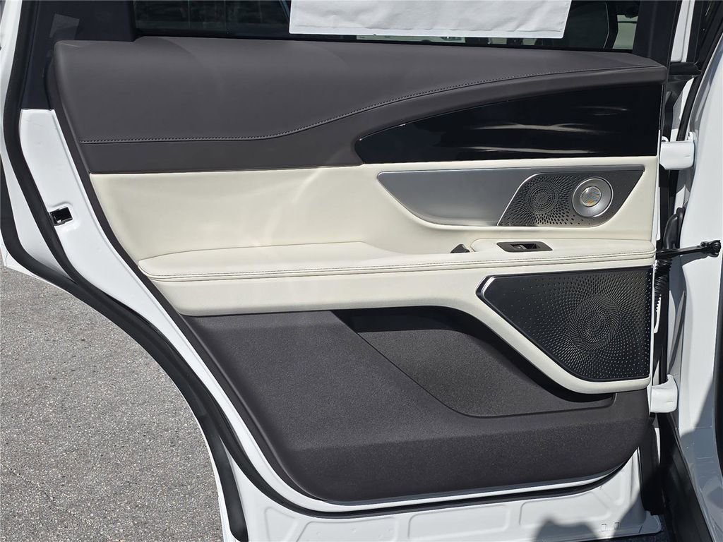 New 2026 Lincoln Nautilus Black Label AWD/4WD image 11