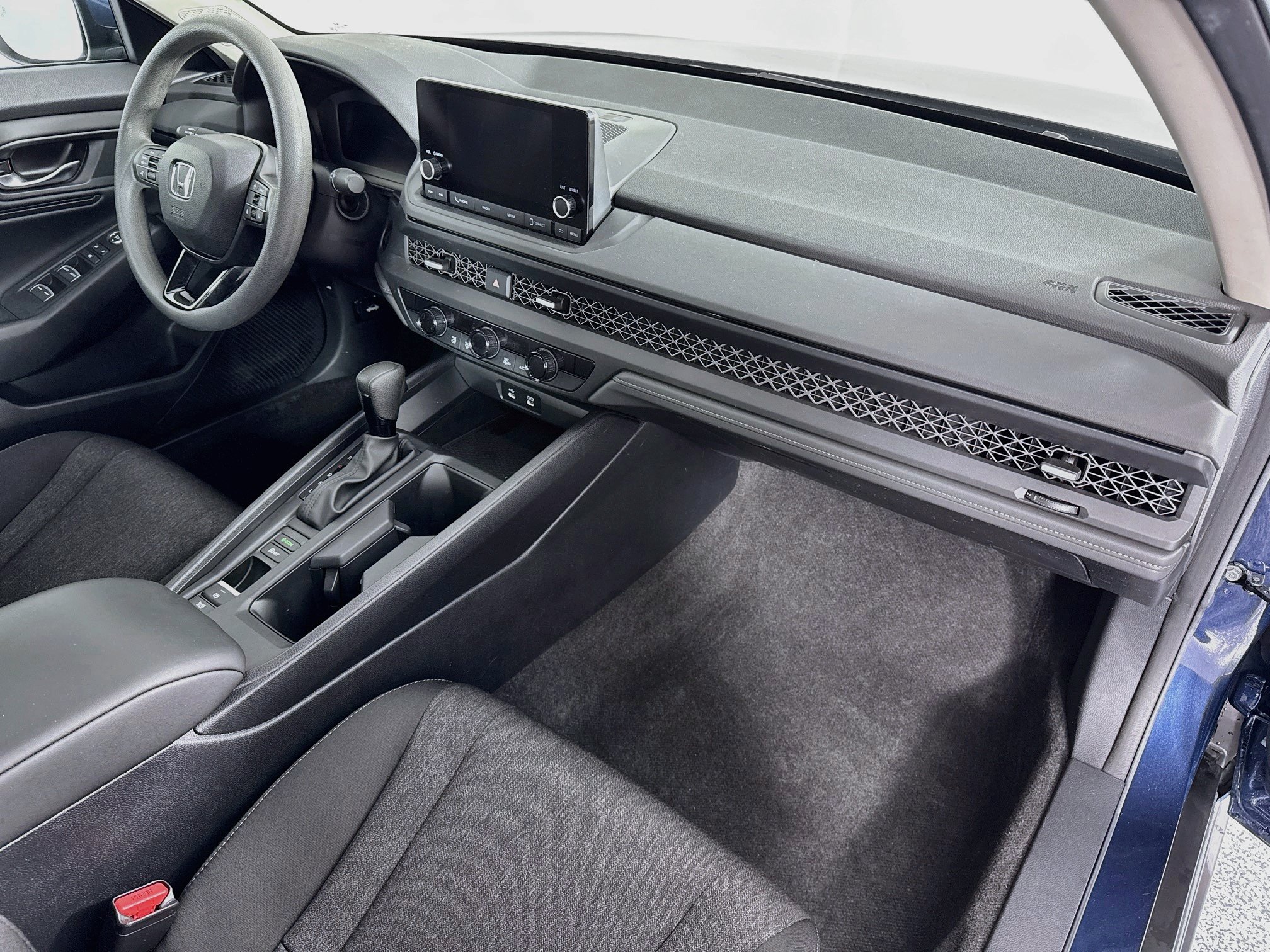 Certified 2024 Honda Accord EX image 28