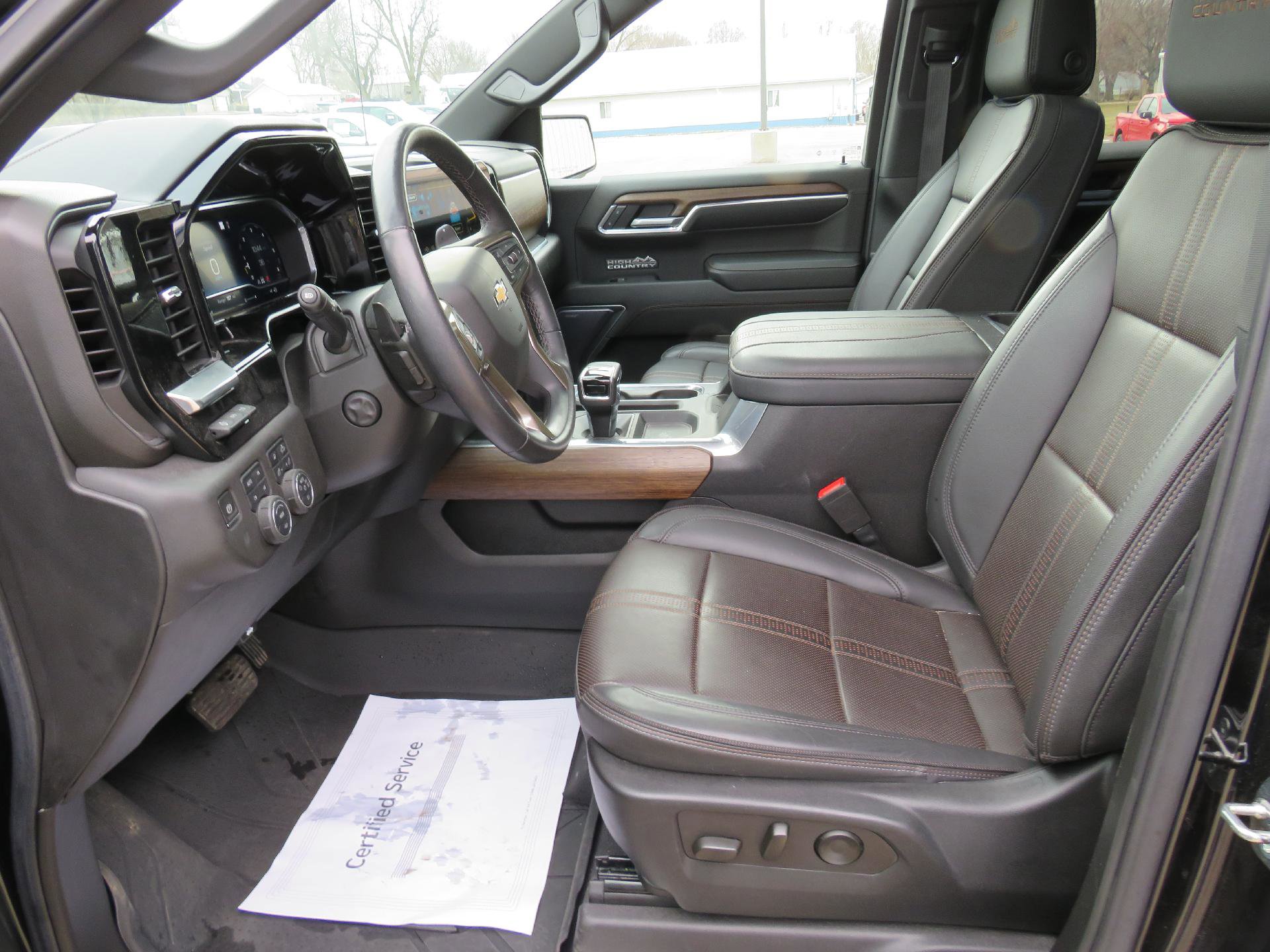 Used 2023 Chevrolet Silverado 1500 High Country w/ High Country Premium Package image 5