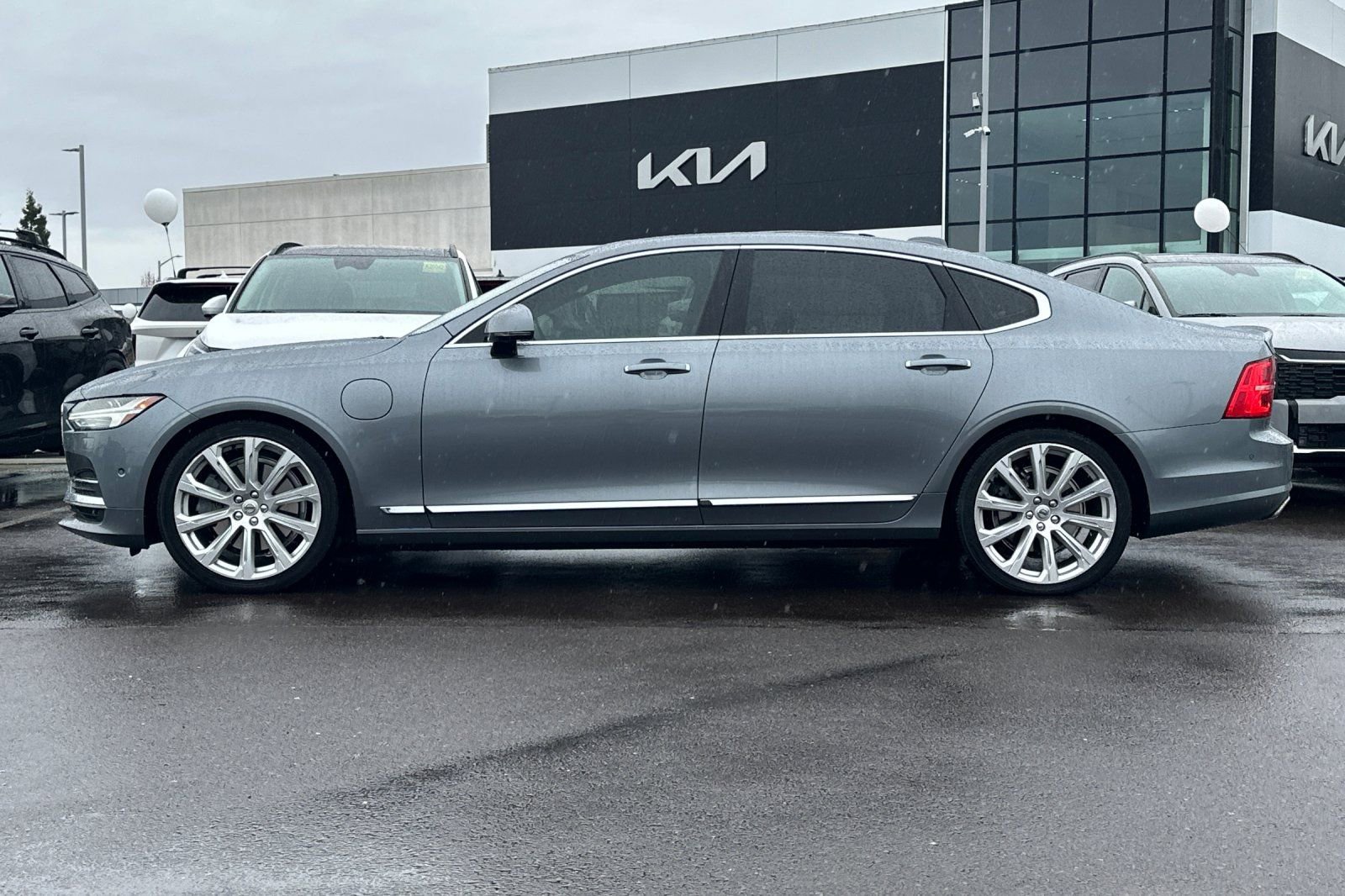 Used 2018 Volvo S90 T8 Inscription w/ Convenience Package image 7