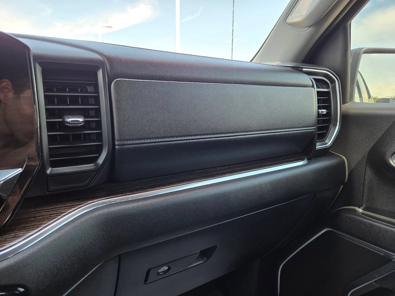 Used 2024 GMC Sierra 1500 Elevation RWD image 32
