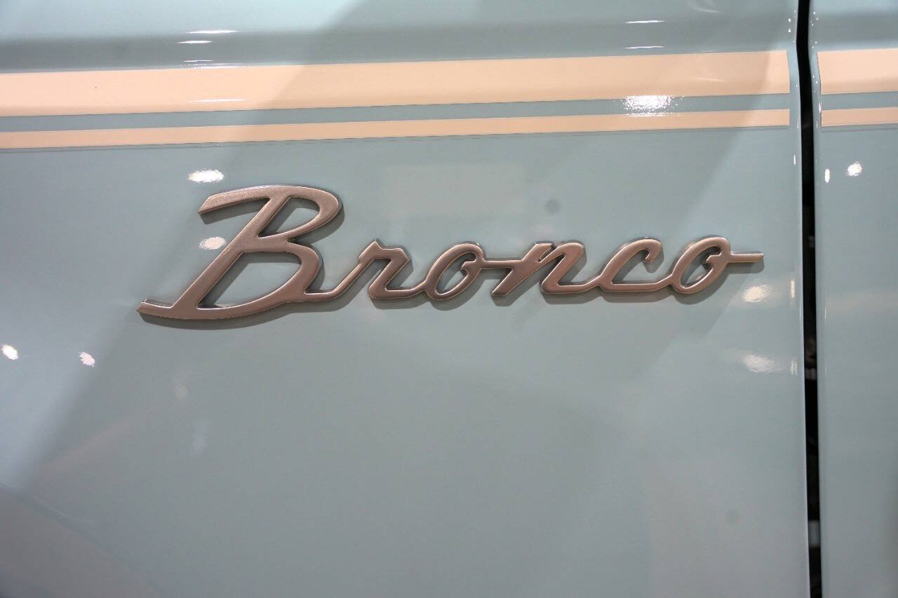Used 2023 Ford Bronco Heritage Edition AWD/4WD image 39