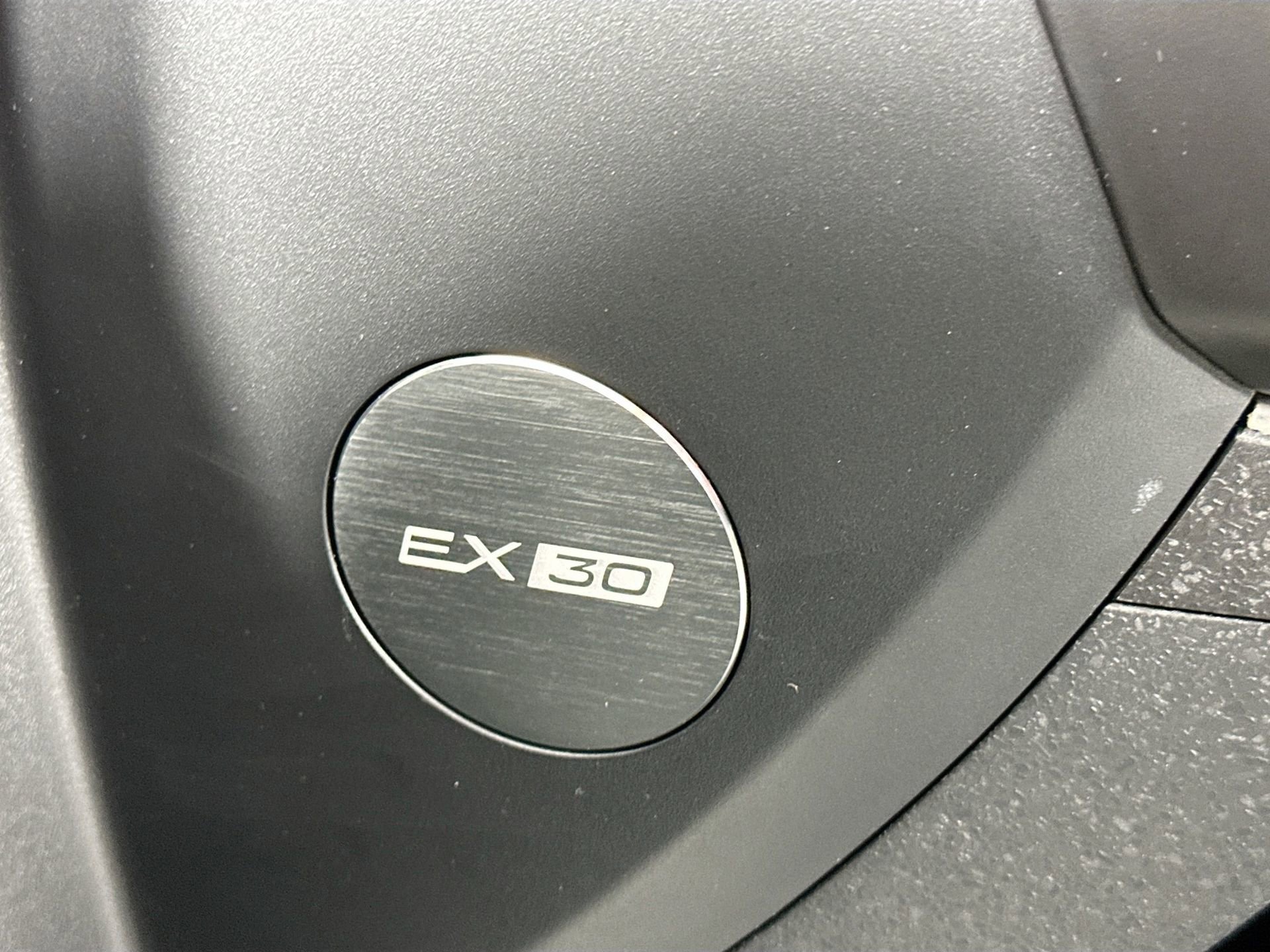 New 2025 Volvo EX30 Plus w/ Protection Package Premier image 17