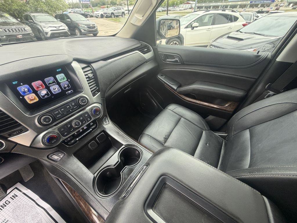Used 2018 Chevrolet Suburban LT w/ Luxury Package AWD/4WD image 18