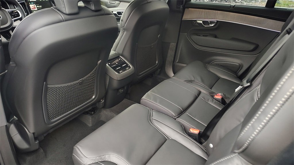 New 2026 Volvo XC90 B6 Ultra w/ Protection Package image 29