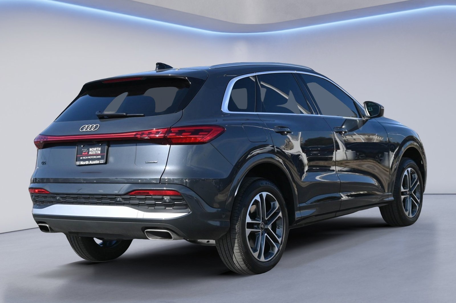 Certified 2025 Audi Q5 Premium w/ Convenience Package image 2
