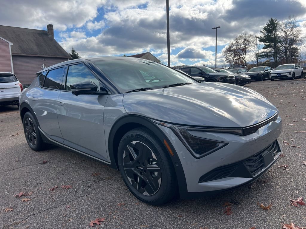 New 2025 Kia EV6 Light w/ Light LR Technology Package image 5