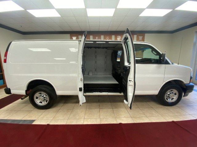 Used 2022 Chevrolet Express 3500 Extended w/ Driver Convenience Package RWD image 7