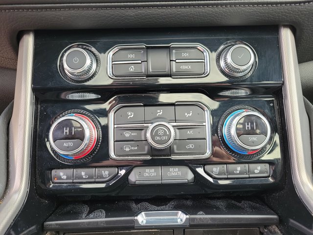 Used 2024 GMC Yukon XL Denali image 16