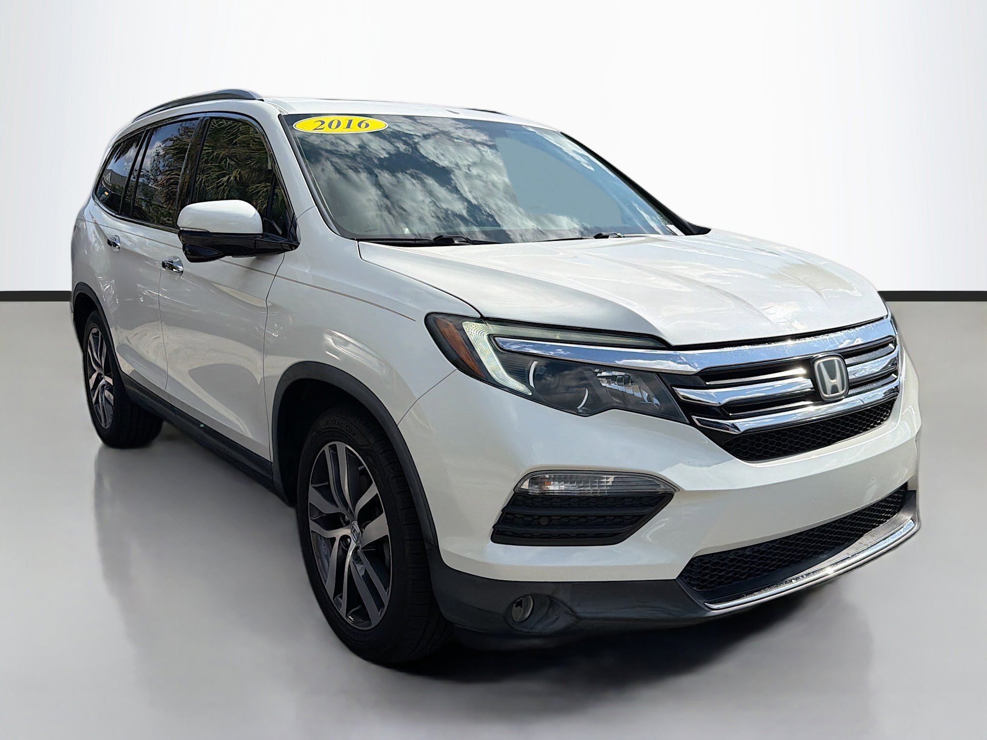 Used 2016 Honda Pilot Touring video 1