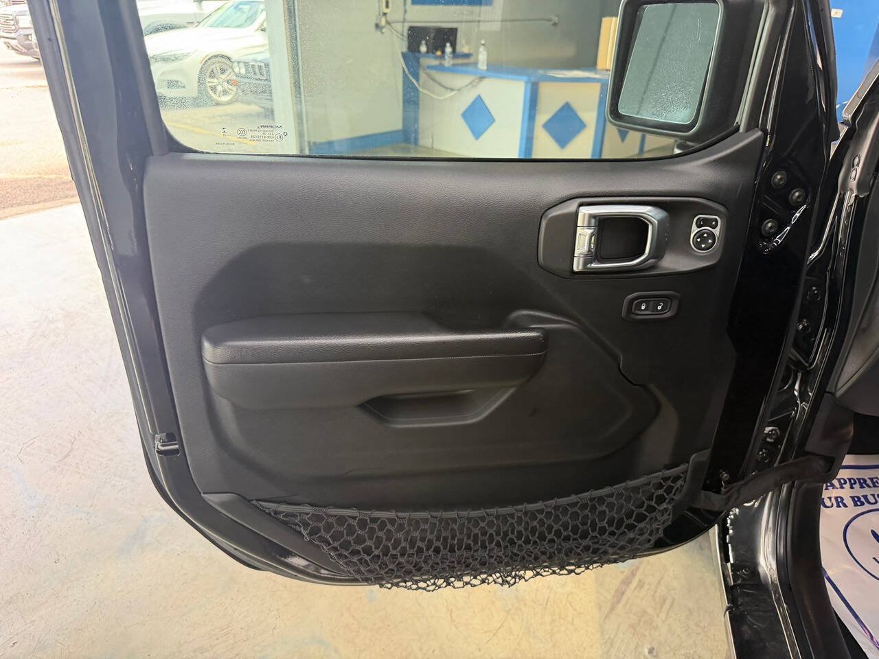 Used 2020 Jeep Gladiator Sport w/ Technology Group AWD/4WD image 15