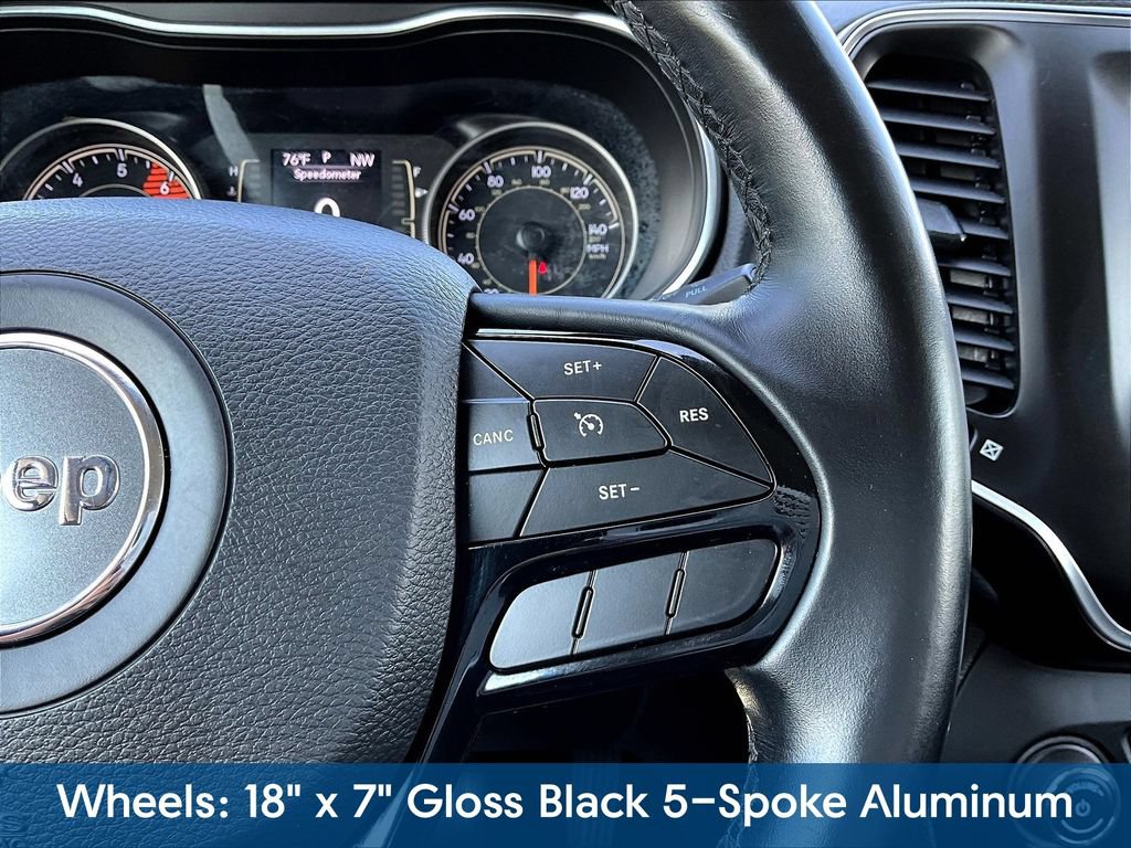 Used 2019 Jeep Cherokee Latitude Plus AWD/4WD image 16
