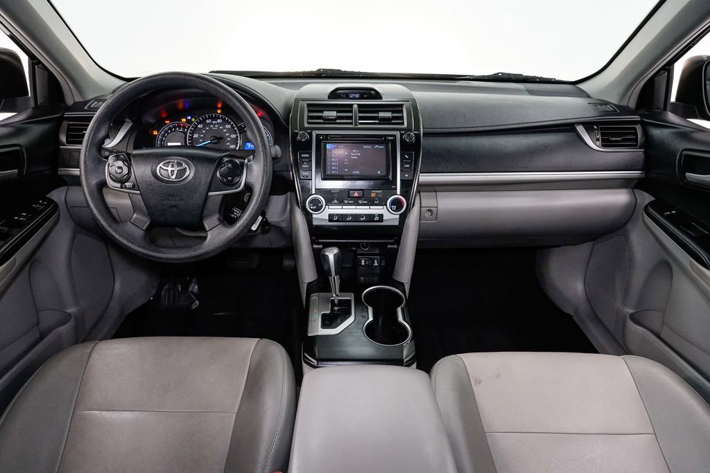 Used 2013 Toyota Camry LE image 22