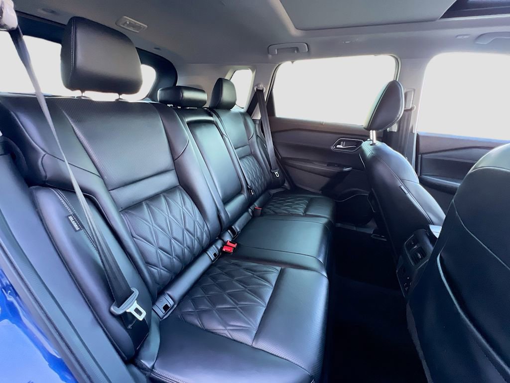 Used 2023 Nissan Rogue Platinum w/ Platinum Premium Package image 28